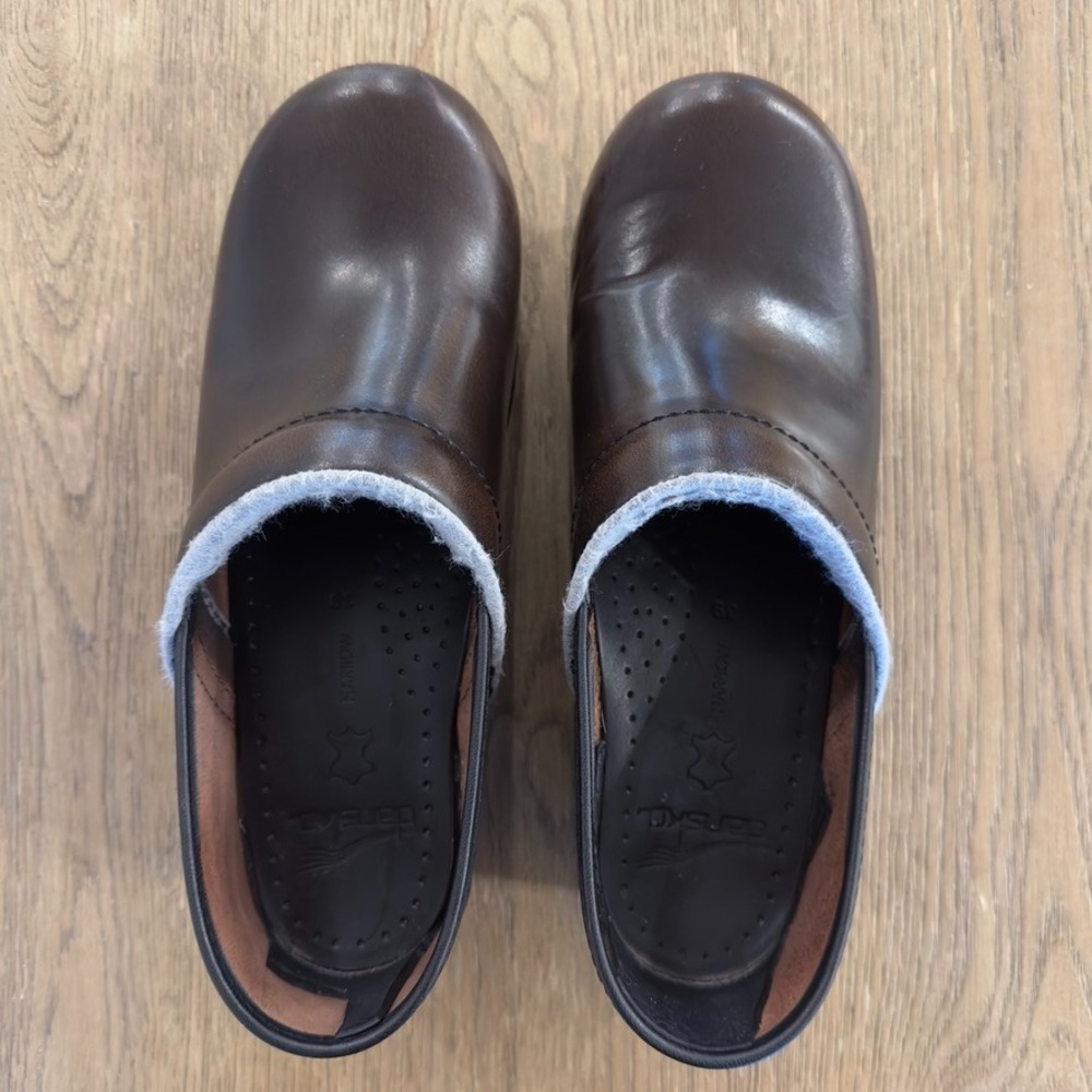 Dansko Professional Brown Leather Clogs-Comfort Women's Size Narrow 39-US 8.5-9 - Picture 2 of 9
